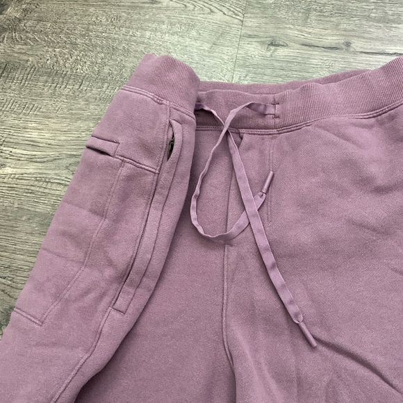 Lululemon Men’s 5” short - Medium - Picture 5 of 5